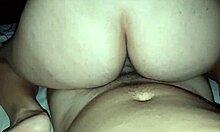 branquinha gostosa showing off her feet