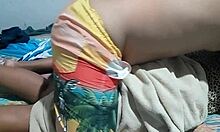 Ela de bunda para cima, me chamando para fuder por trás 😏