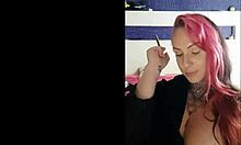 Garota sensual smokes and teases with big natural tits