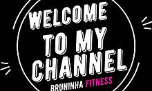 Garota sensual smokes and teases with big natural tits