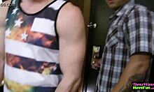 يا رجلة، شفت بنت حقيقية ساخنة تنيكها بقوة في الحفلة؟