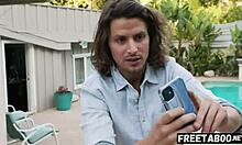 girlfriend asks for selfie, leads to intense outdoor creampie!