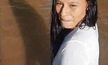 Con Mi Cuñada Ardiente en el Río