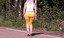 milf flashin big ass horny outdoor