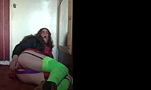 i insert object in my anal pussy then suck it