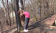 Tínedžerka 18+ hlboko hrdlom v POV a dostáva vyjebanú pičku