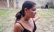 Sexo com Rapaz Contratado no Quintal Trailer Completo