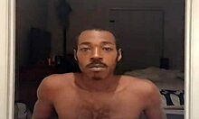 hey, wanna see this cute brunette's barefoot toes workout at gym?