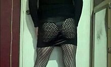 Bisexual crossdresser pumps up for bigger action!
