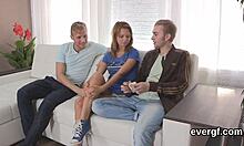 Chudý kluk prosí: Nech mého kamaráda ošukat mou ex pro rychlou hotovost!