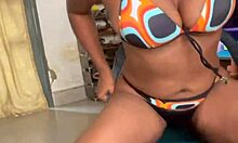 Wet Juicy Pussy Gets Intense Fingering Massage