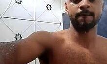 i'm watchin this gay sex scene