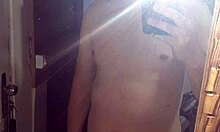 i'm watchin this gay sex scene