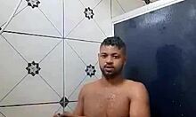 i'm watchin this gay sex scene