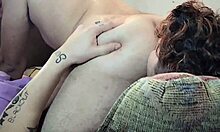 Chacal colombiano le rasura el culo a su novio y no puede evitar cogerselo con pasi�n toda la tarde se ve que la pasan tan bien que parece subreal