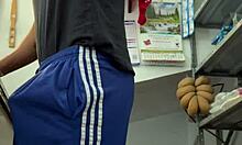 Joven Mexicano Se Masturba En Tienda De Abarrotes Con Intensidad. ¿Quién Lo Pillará?