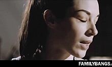 Seductive Roller Sis Tempts Amateur Teen With Passionate Emotions