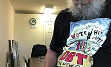 Mature woman masturbates to orgasm and cumshot