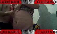 This is how the curvy woman likes her pussy licked