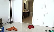 I'll Offer Cash For A Quick Suck, Deal?