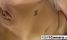 Sexy cristien explores her camera in a solo session