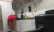 Grabo A La Puta De Mi Hermanastra Mientras Me Da Una Deliciosa Mamada Y Me La Follo Hasta Correrme En Su Apretado Coño