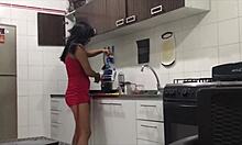 Grabo A La Puta De Mi Hermanastra Mientras Me Da Una Deliciosa Mamada Y Me La Follo Hasta Correrme En Su Apretado Coño