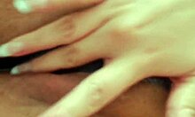 zorra excitada se moja y le manda video a su chico