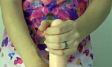 i giv anna sky a lingam massag, her handjob feel so gud