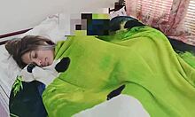 Хей, току-що се върнах и чукам силно заварената дъщеря на заварения брат