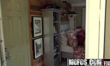 Jessa Rhodes's Pussy Receives a Special Package Delivery