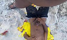 fomos em arraial ela tocando na buceta e eu tocando no pau