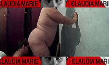 Tasting Fat Woman's Vaginal Flows Between Her Thighs