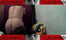 Tasting Fat Woman's Vaginal Flows Between Her Thighs