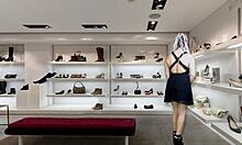 I feel exposed flashing my shaved pussy to the shoe salesman outdoors.