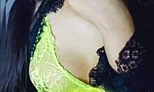 Just watched this extreme squirt from a shaking brunette amateur.