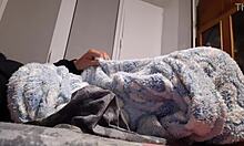 Old Amateur Girls Lick Pussy In Cold Apartment Fuck-Room For Orgasms