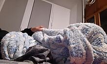 Old Amateur Girls Lick Pussy In Cold Apartment Fuck-Room For Orgasms