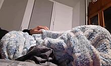 Old Amateur Girls Lick Pussy In Cold Apartment Fuck-Room For Orgasms