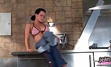 FlexiFred gets sexy in tight jeans