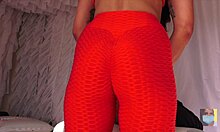 Ever tried ruffle tights for a close-up creampie like this?