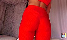 Ever tried ruffle tights for a close-up creampie like this?