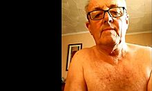 watch me wank off onto this biscuit while staring at bengeeman?