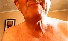 watch me wank off onto this biscuit while staring at bengeeman?