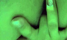 Peguei ela se masturbando assistindo pornô.