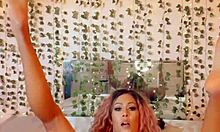 Move your body to the music - Yenniferpink