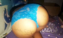 mi hermanastra shows her blue lingerie and reveals that huge ass! so sexy 😍