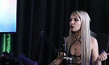 Mandou Mensagem E Foi Gravar Com Um Ator Anão E Sua Primeira Cena Foi Um Anal - Kyra Sheer Red