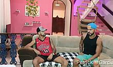 Pytterfox had horny sex on the sofa