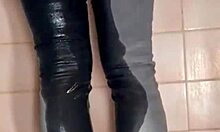 Amateur milf wets her jeans shorts desperately while he pees on her ass